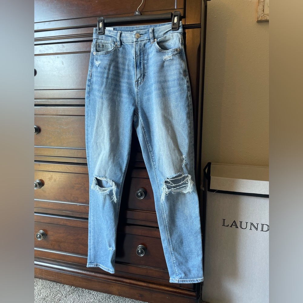 Women’s curvy mom fit jeans size 0.